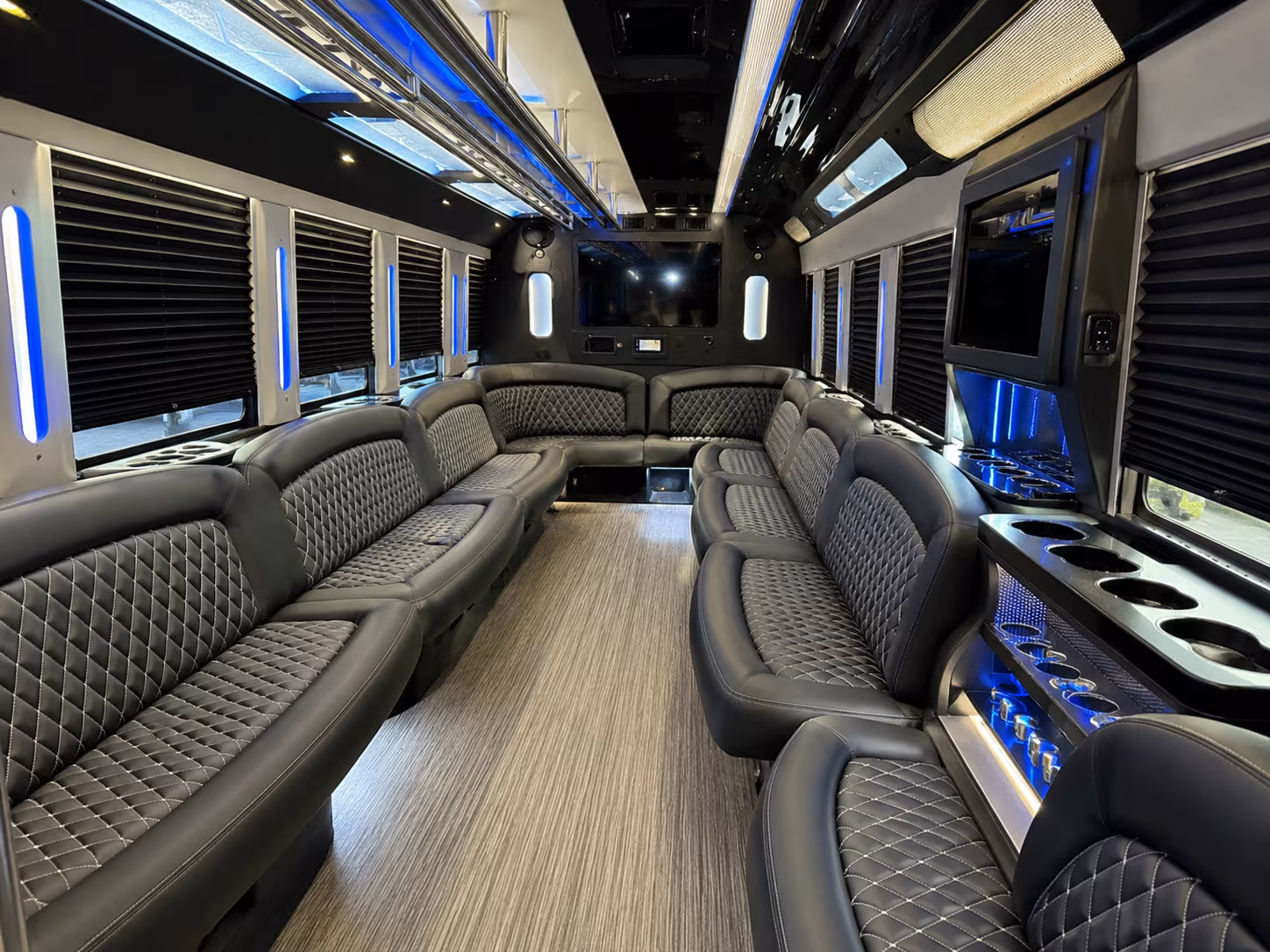 Lexington Birthday, Sweet 16, & Quinceañera Transportation onboard seating